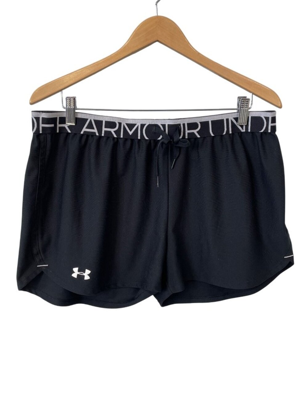 Under Armour Shorts Size XL Athletic Running Semi Fitted Athleisure Workout Gym